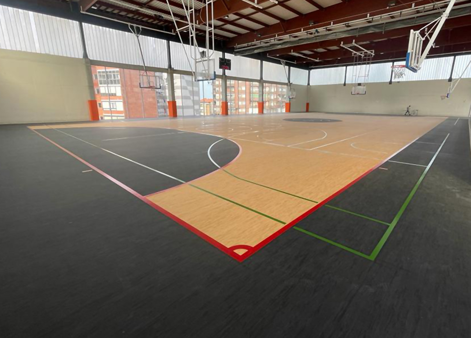 懸浮拼裝運(yùn)動地板解決方案