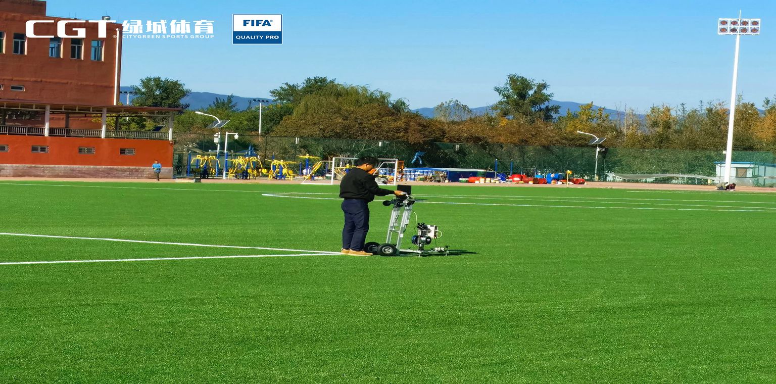 “北京一流，全國知名”——北京昌平區(qū)馬池口中學(xué)足球場