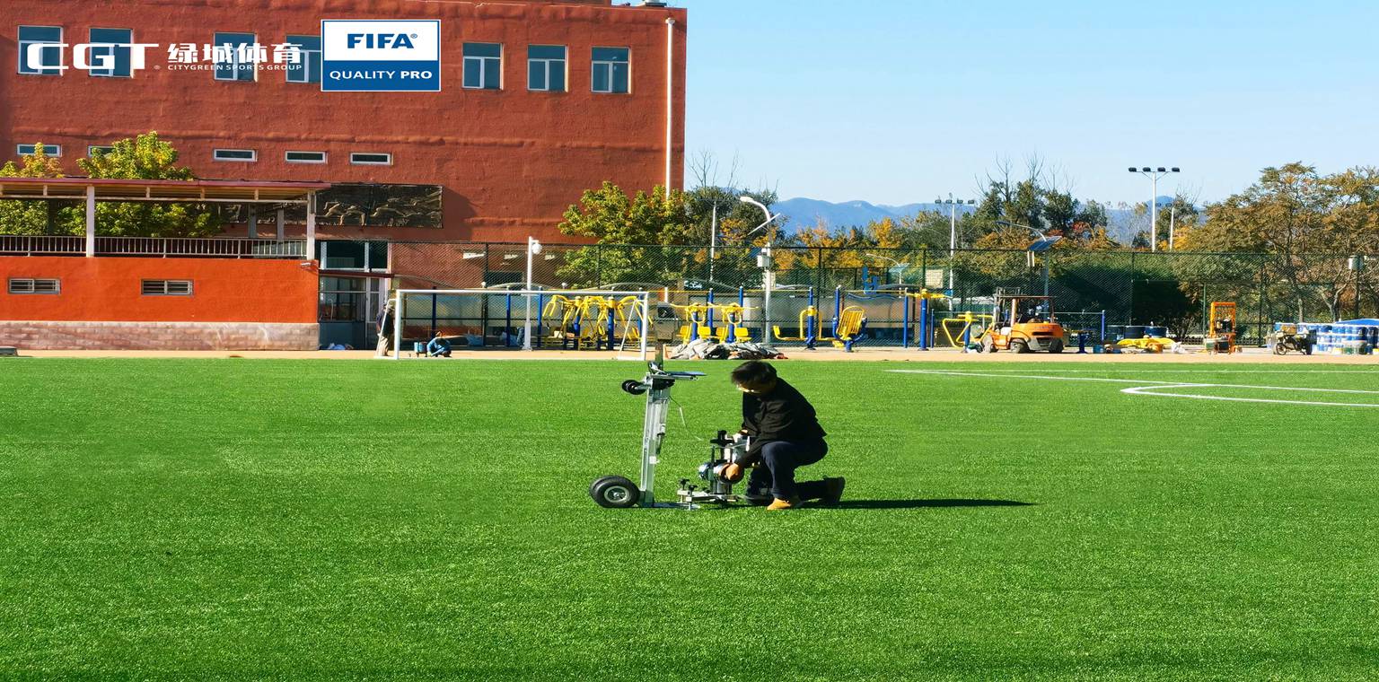 “北京一流，全國知名”——北京昌平區(qū)馬池口中學(xué)足球場