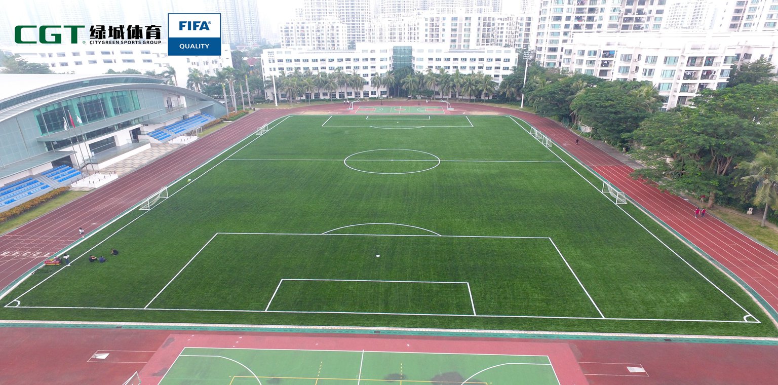 落戶全國(guó)校園足球特色學(xué)校——珠海容閎學(xué)校足球場(chǎng)